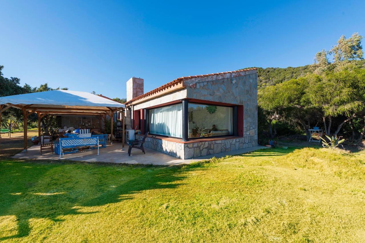 B&B Bithia Chia Buitenkant foto